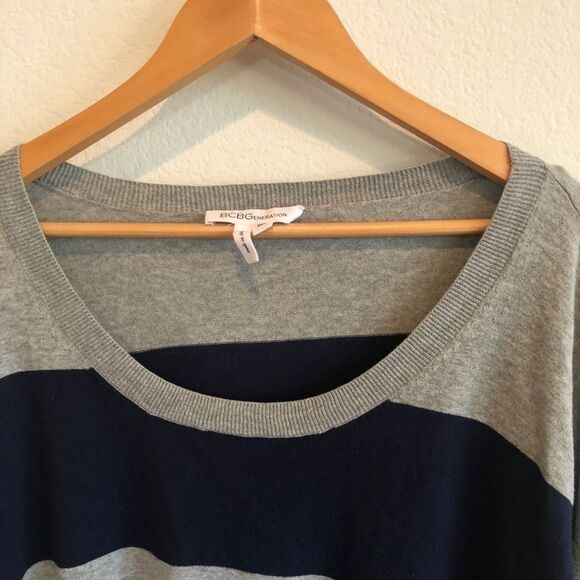 BCBG blue striped long sleeved sweater M - Picture 5 of 8